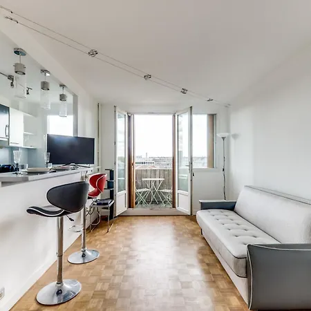 Apartment Avec Balcon Vue Degagee Paris